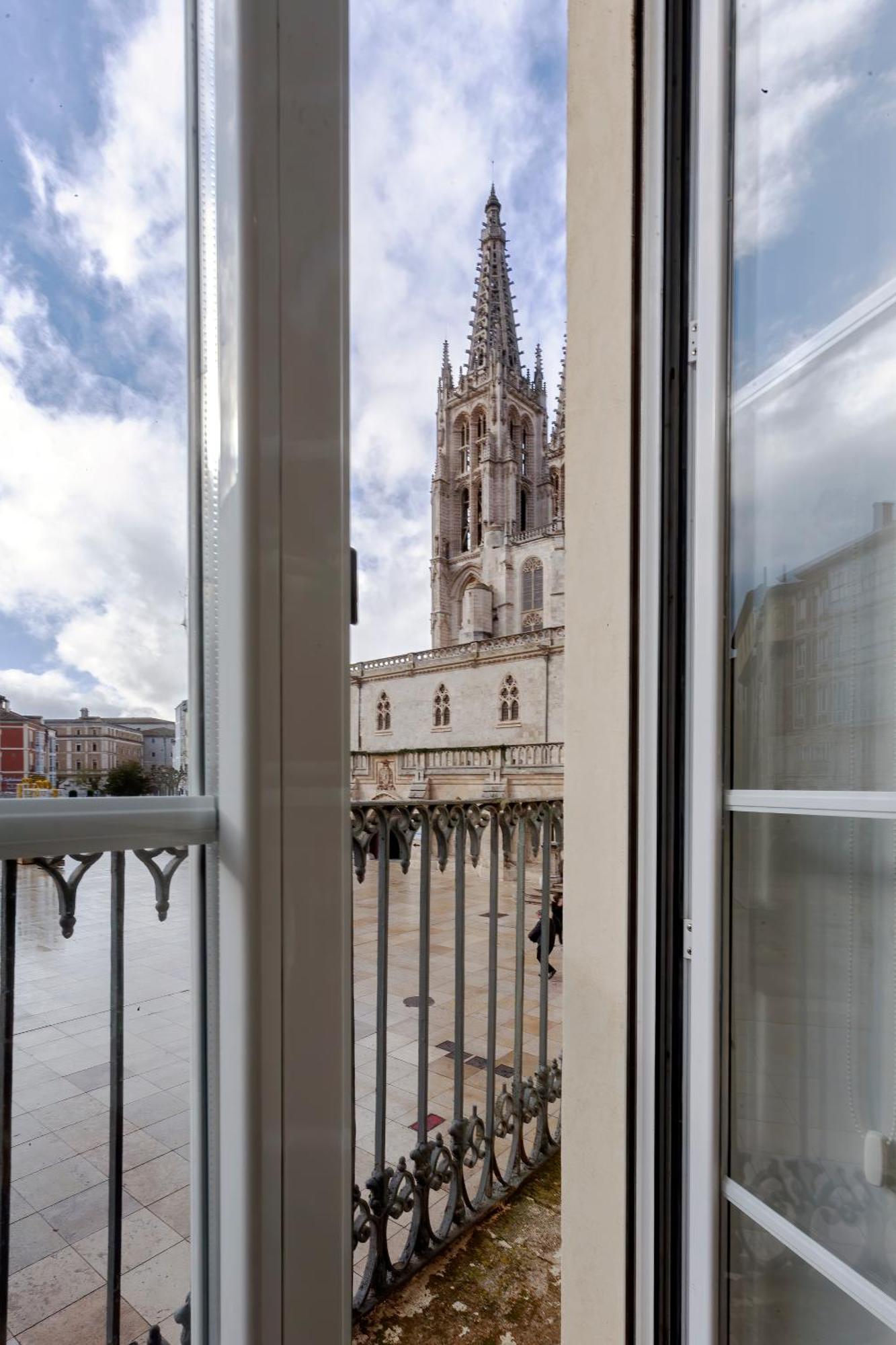 Cinco Balcones A La Catedral By Unique Rooms Бургос Екстер'єр фото